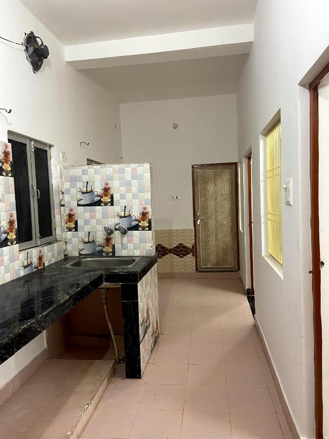Garuda Guest House Варанаси Экстерьер фото