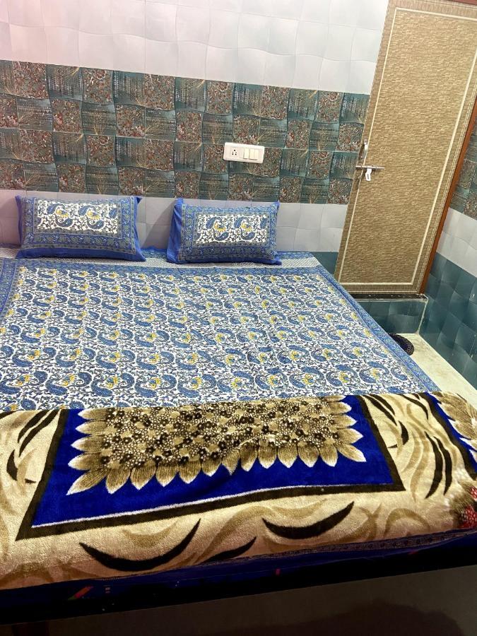 Garuda Guest House Варанаси Экстерьер фото