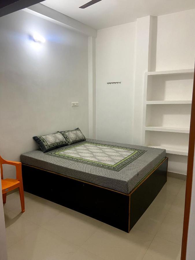 Garuda Guest House Варанаси Экстерьер фото